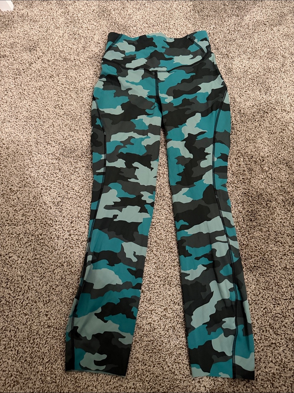 Lululemon Invigorate High Rise Crop - Picture 5 of 10